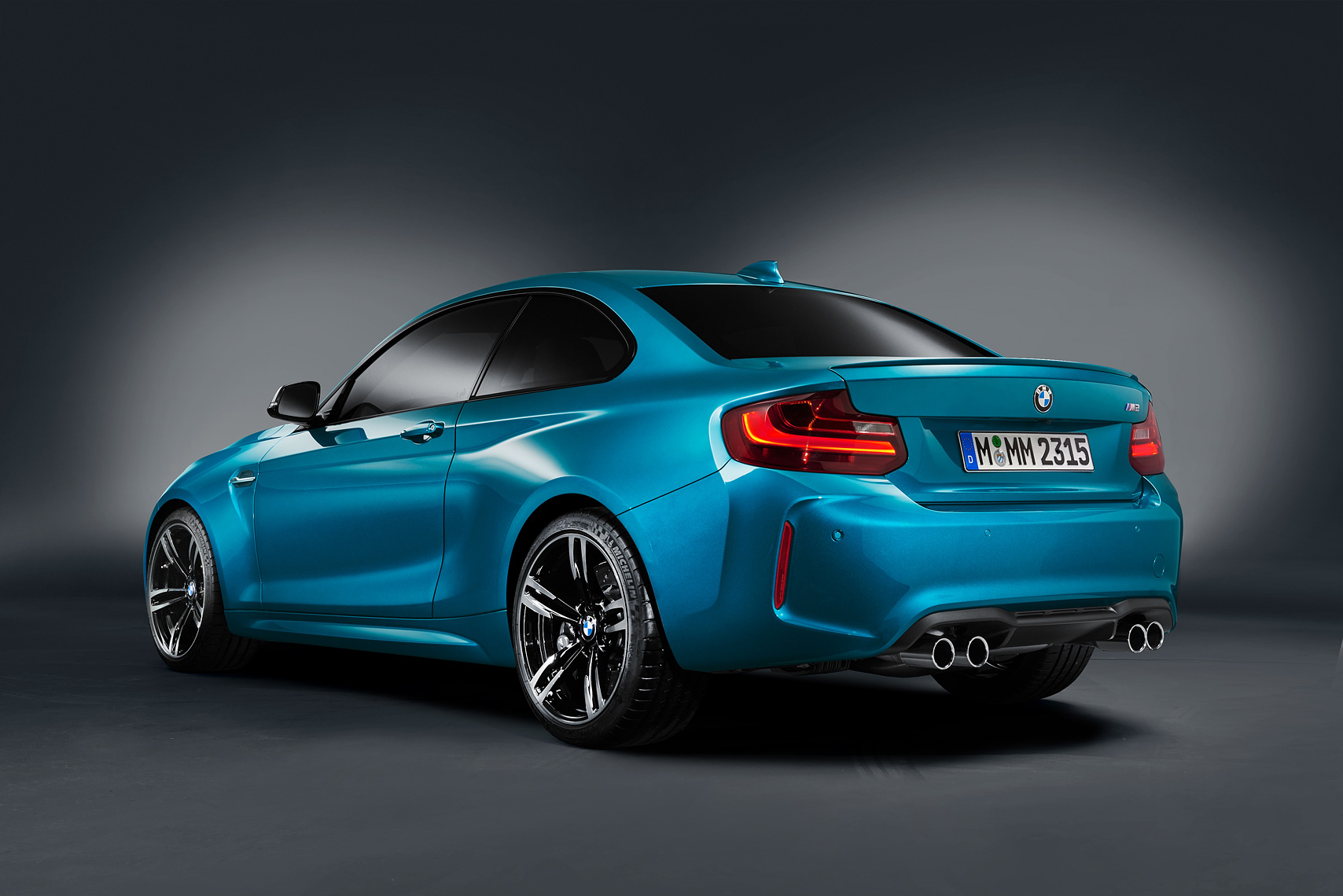 04_BMW-M2-Redaktionsshooting-Studio_34_Heck