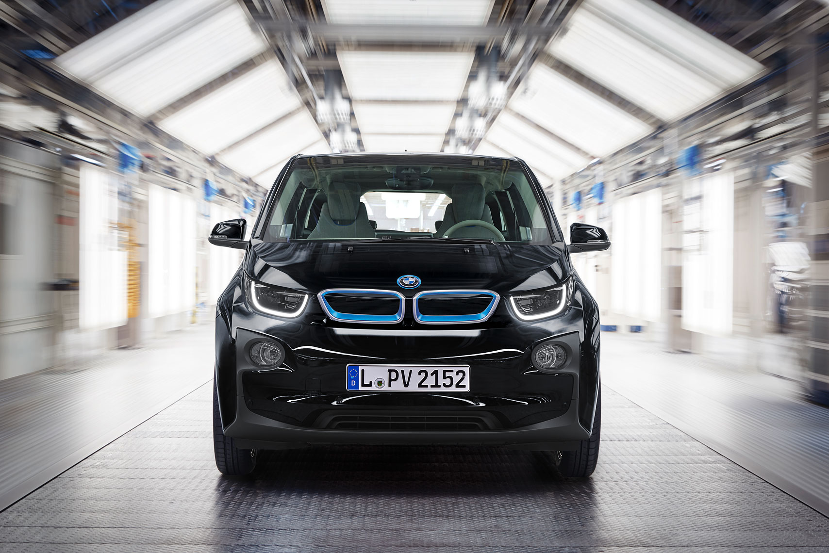 11_BMW_i3_FluidBlack_0140_A4