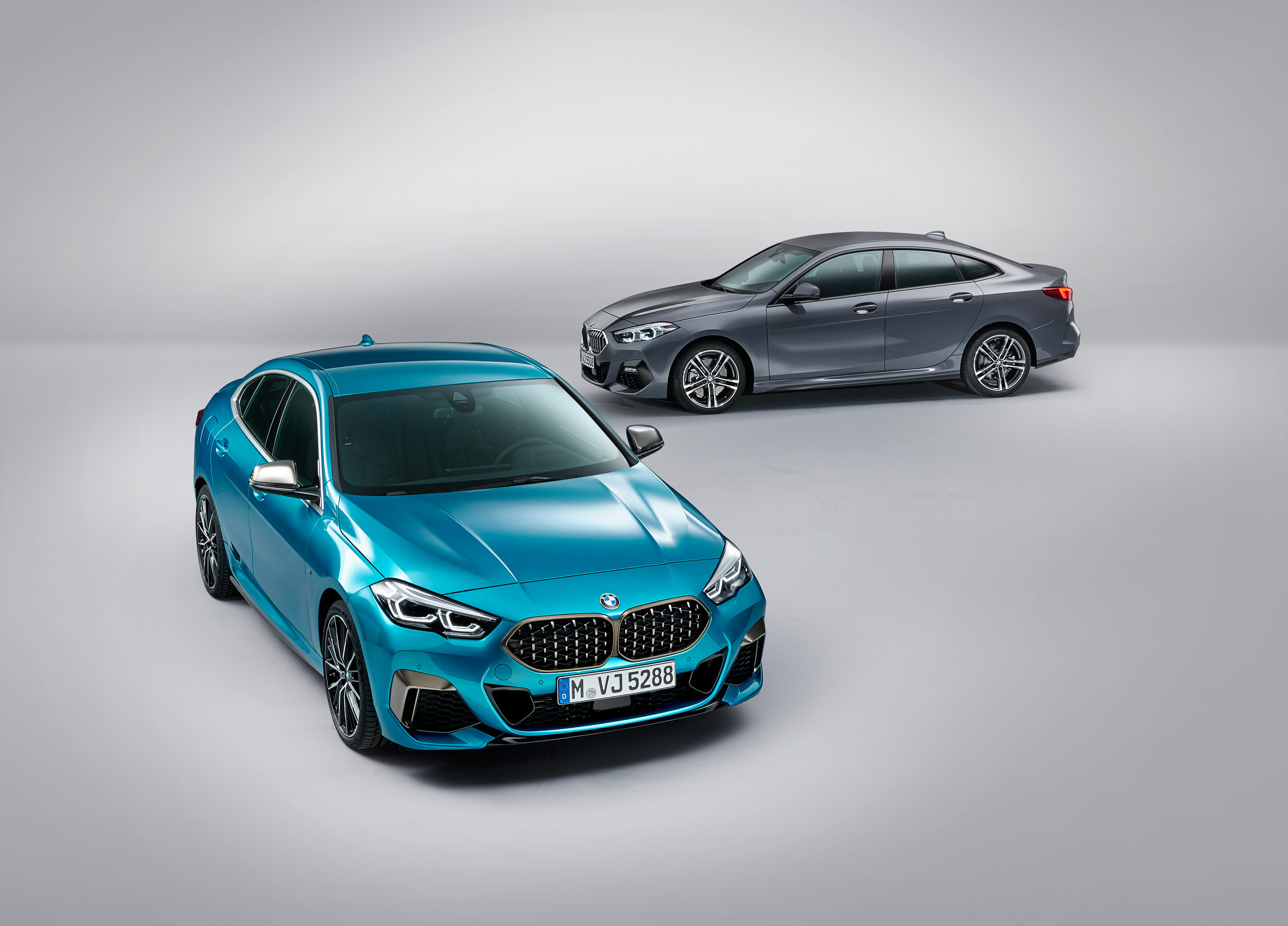 2_BMW_M235i_xDrive_and_BMW_220d_web